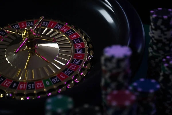 Live dealer Super Sic Bo game outcome and settlement display
